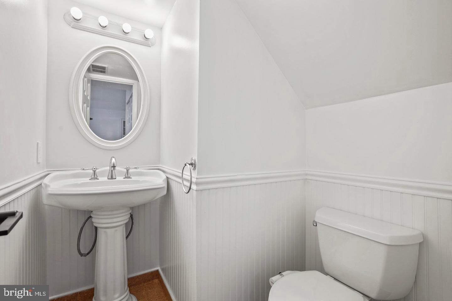 7710 Greenbrier Road Pennsauken, NJ 08109 - Photo 20 of 32
