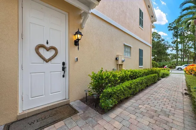 $4,500 | 4006 Parkside Drive, Jupiter, FL 33458