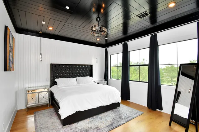 $12,000 | 2303 Yupon Street, Houston, TX 77006