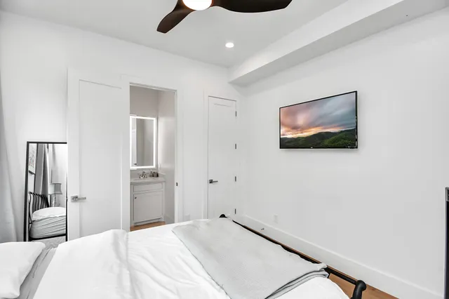 $12,000 | 2303 Yupon Street, Houston, TX 77006