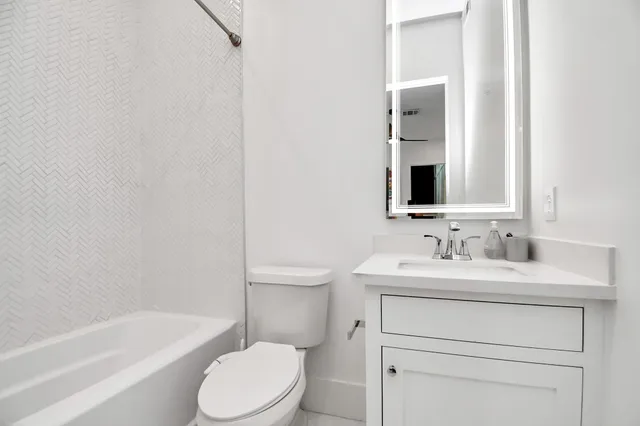 $12,000 | 2303 Yupon Street, Houston, TX 77006