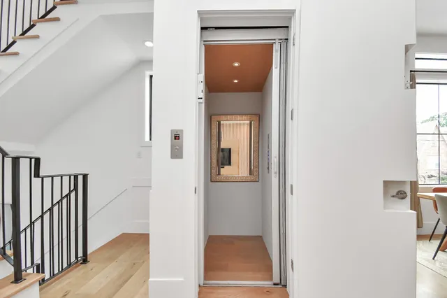 $12,000 | 2303 Yupon Street, Houston, TX 77006