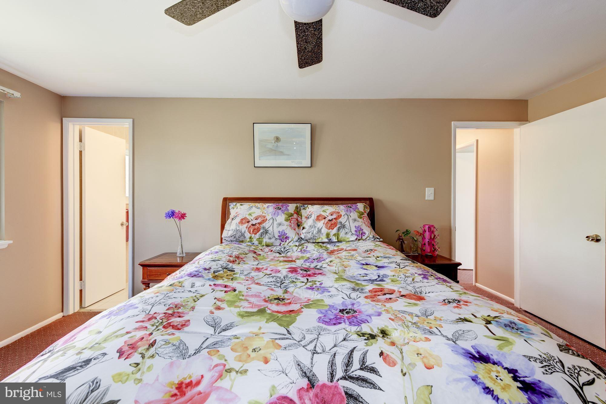 14916 Chestnut Ridge Court Gaithersburg, MD 20878 - Photo 20 of 36 Master Bedroom