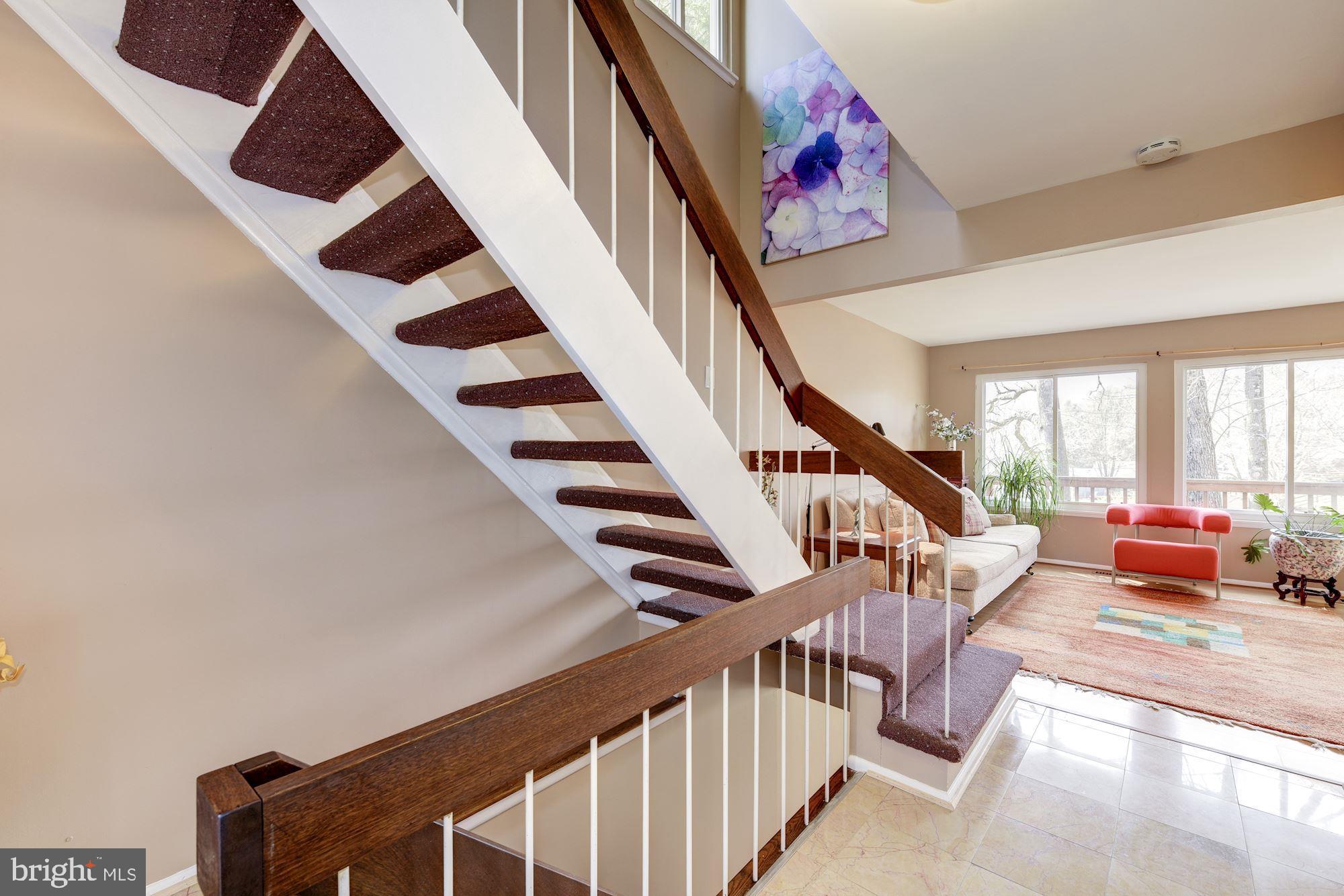 14916 Chestnut Ridge Court Gaithersburg, MD 20878 - Photo 5 of 36 Entry