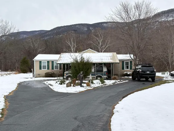 $340,000 | 2618 Mt Torrey Road, Lyndhurst, VA 22952