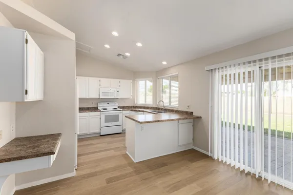 $2,150 | 1704 South 39th Street, Unit 13, Mesa, AZ 85206
