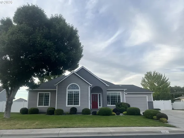 $409,000 | 1728 West Alleluia Avenue, Hermiston, OR 97838