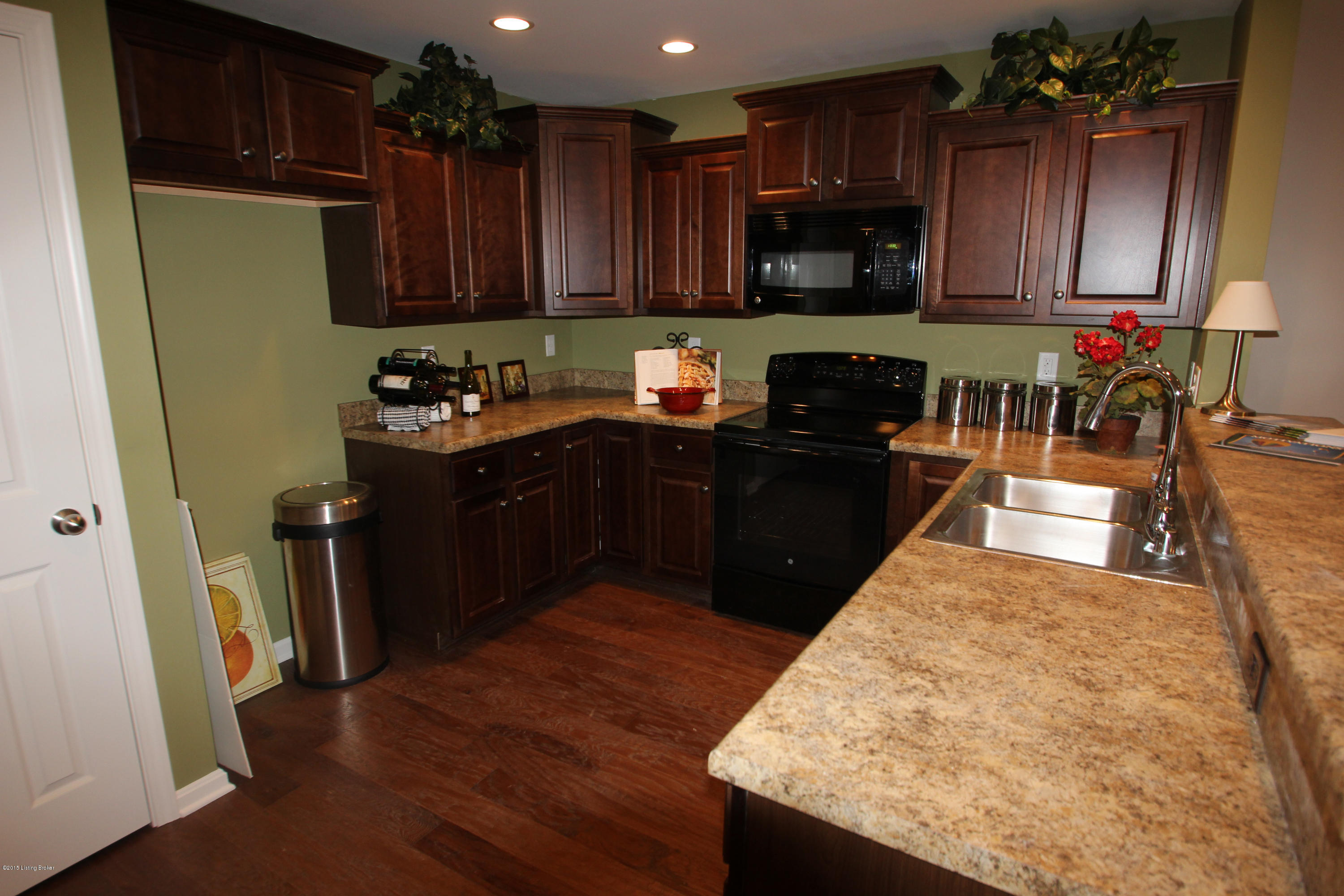 PHOTO OF A SIMILAR MODEL THAT SOLD IN THE SAME DEVELOPMENT