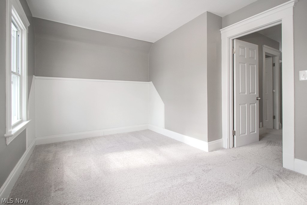 1168 Dorsh Road Cleveland, OH 44121 - Photo 23 of 34