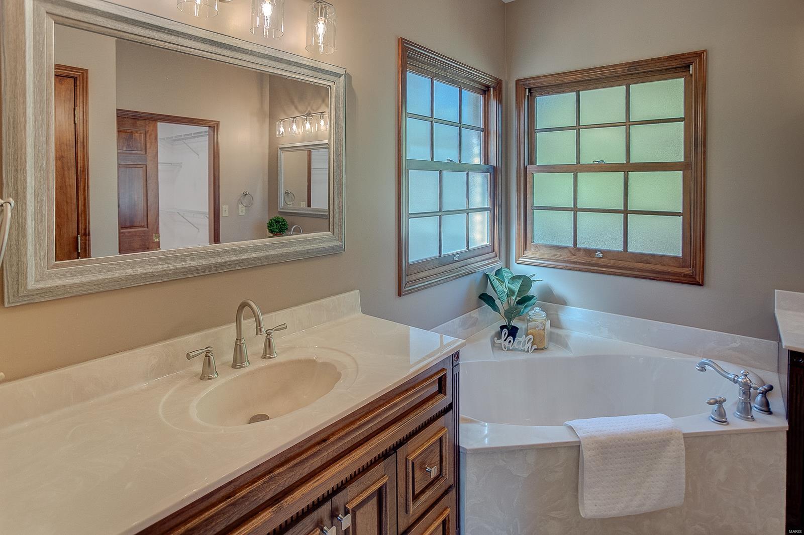 1300 White Oak Trail Godfrey, IL 62035 - Photo 40 of 68