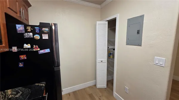 a view of livingroom with furniture