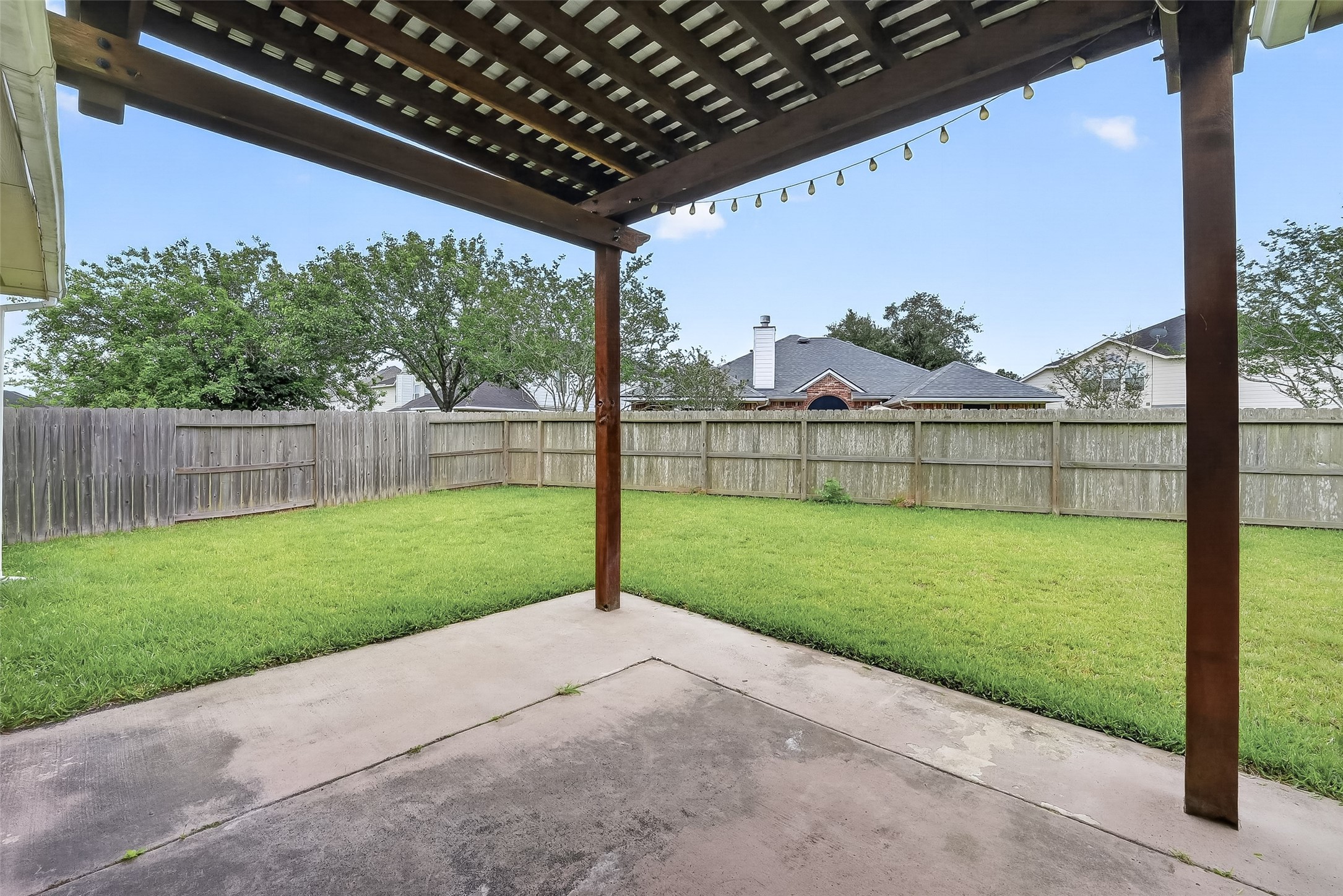 14308 Rocky Briar Lane Rosharon, TX 77583 - Photo 41 of 46 a view of a back yard