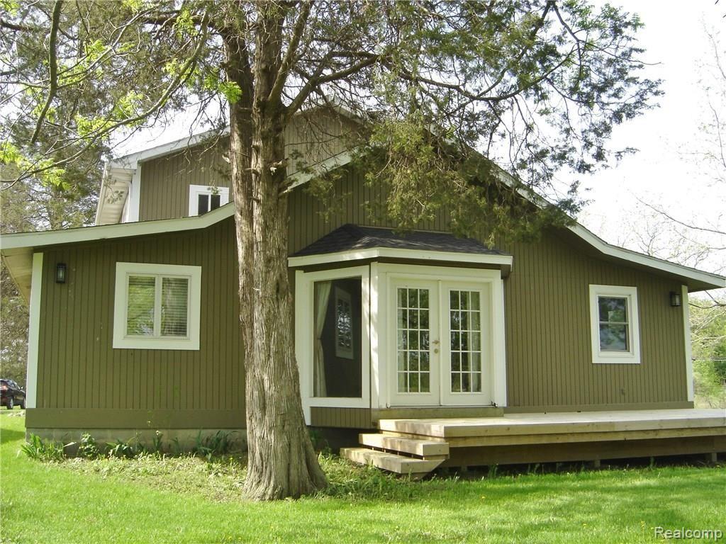 4378 Chase Lake Road Howell, MI 48855 - Photo 5 of 19 12' x 24' rear deck