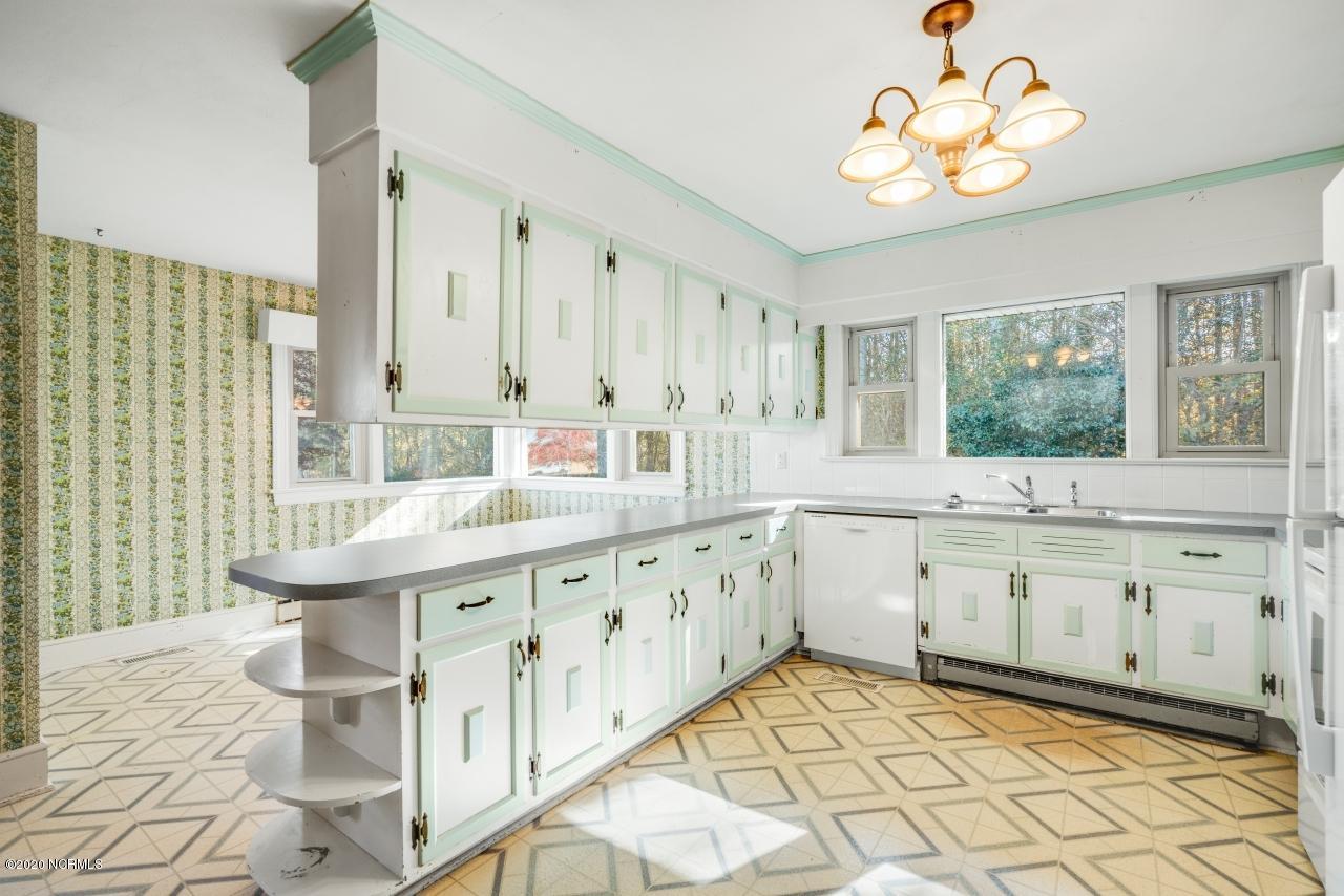 9588 Eunice Road Bailey, NC 27807 - Photo 11 of 38 Kitchen