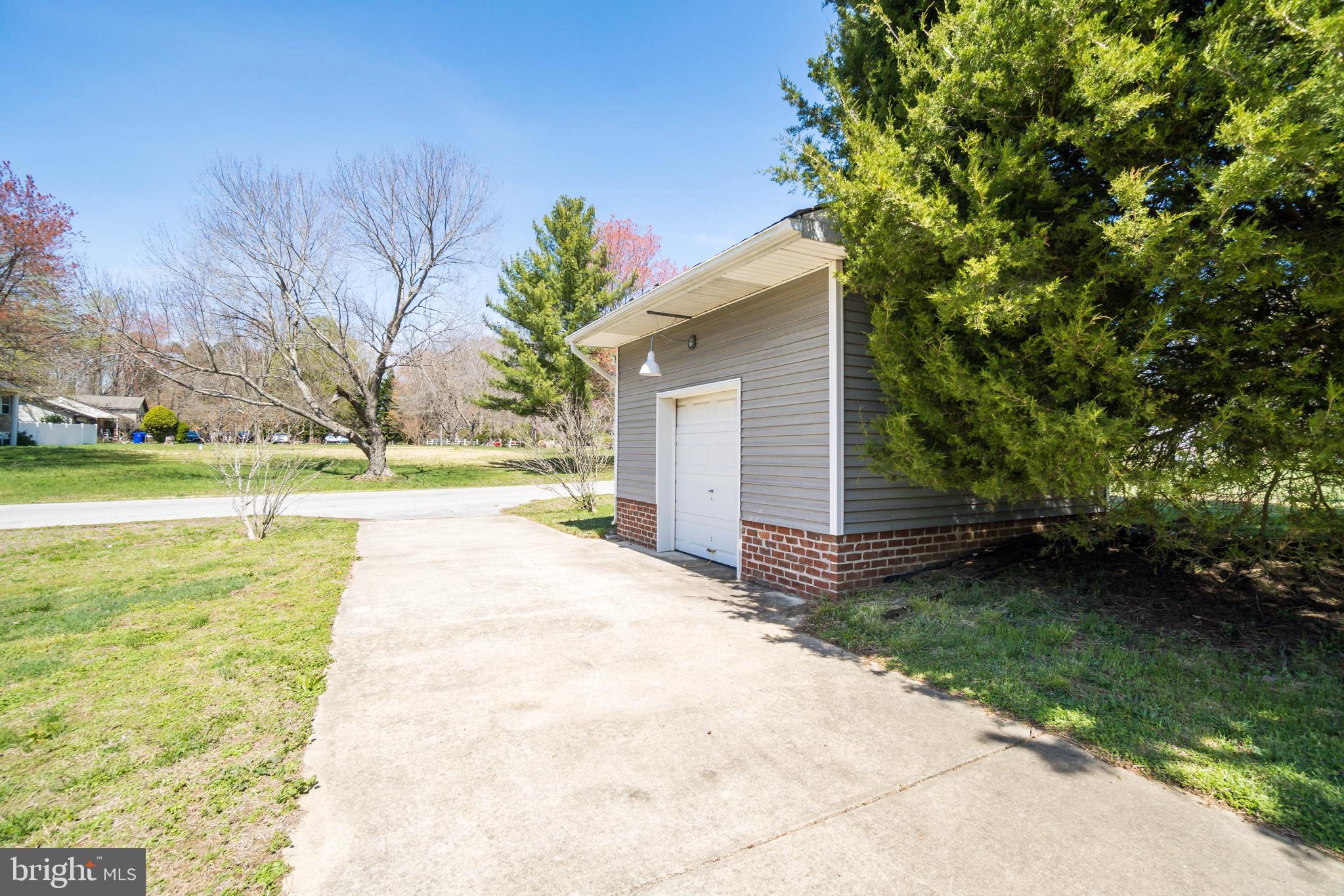7505 Simms Landing Road Port Tobacco, MD 20677 - Photo 6 of 44 Custom Bricksiding/Detached garage
