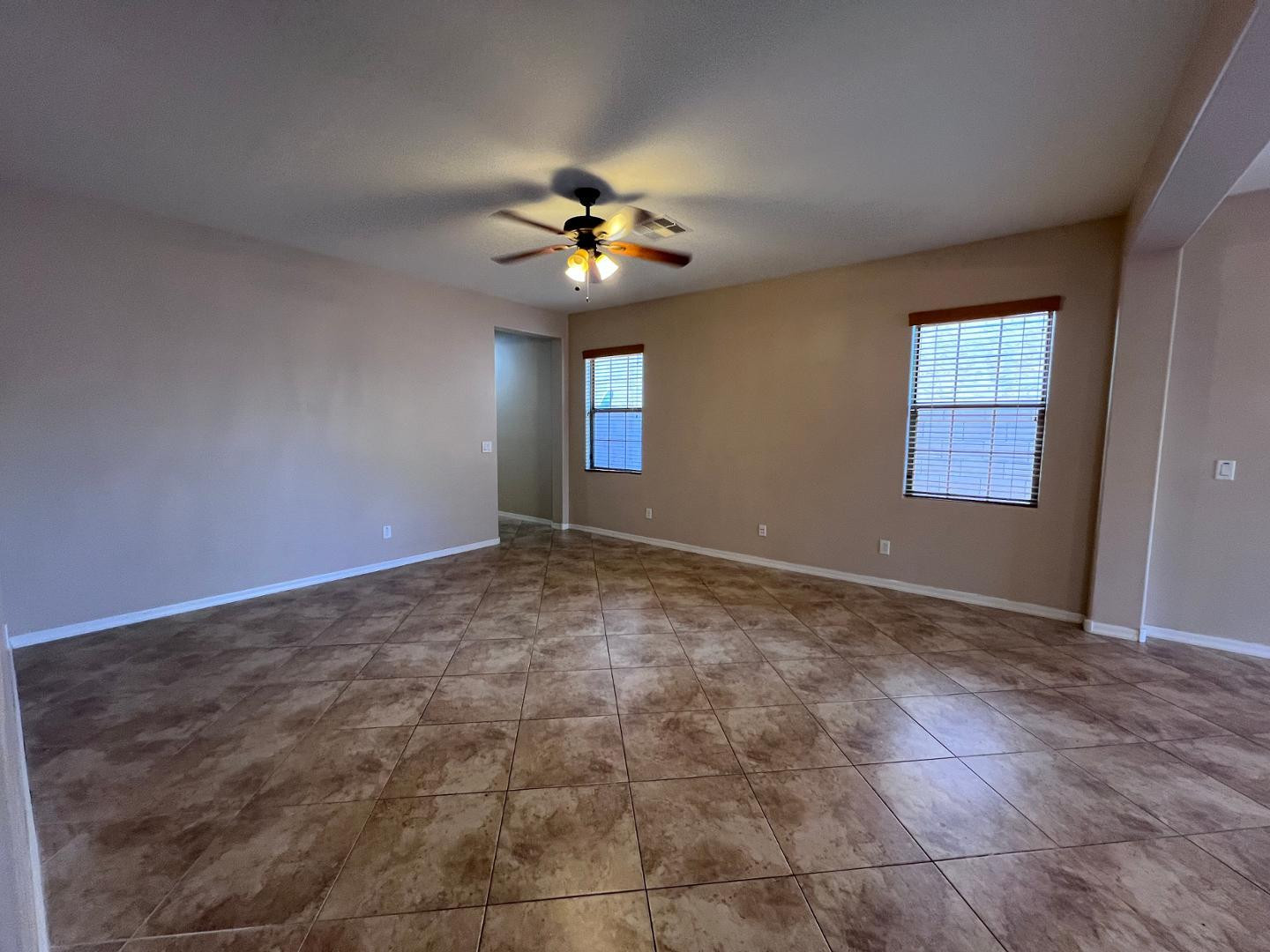 898 East Del Rio Street Chandler, AZ 85225 - Photo 2 of 21 Photo #2