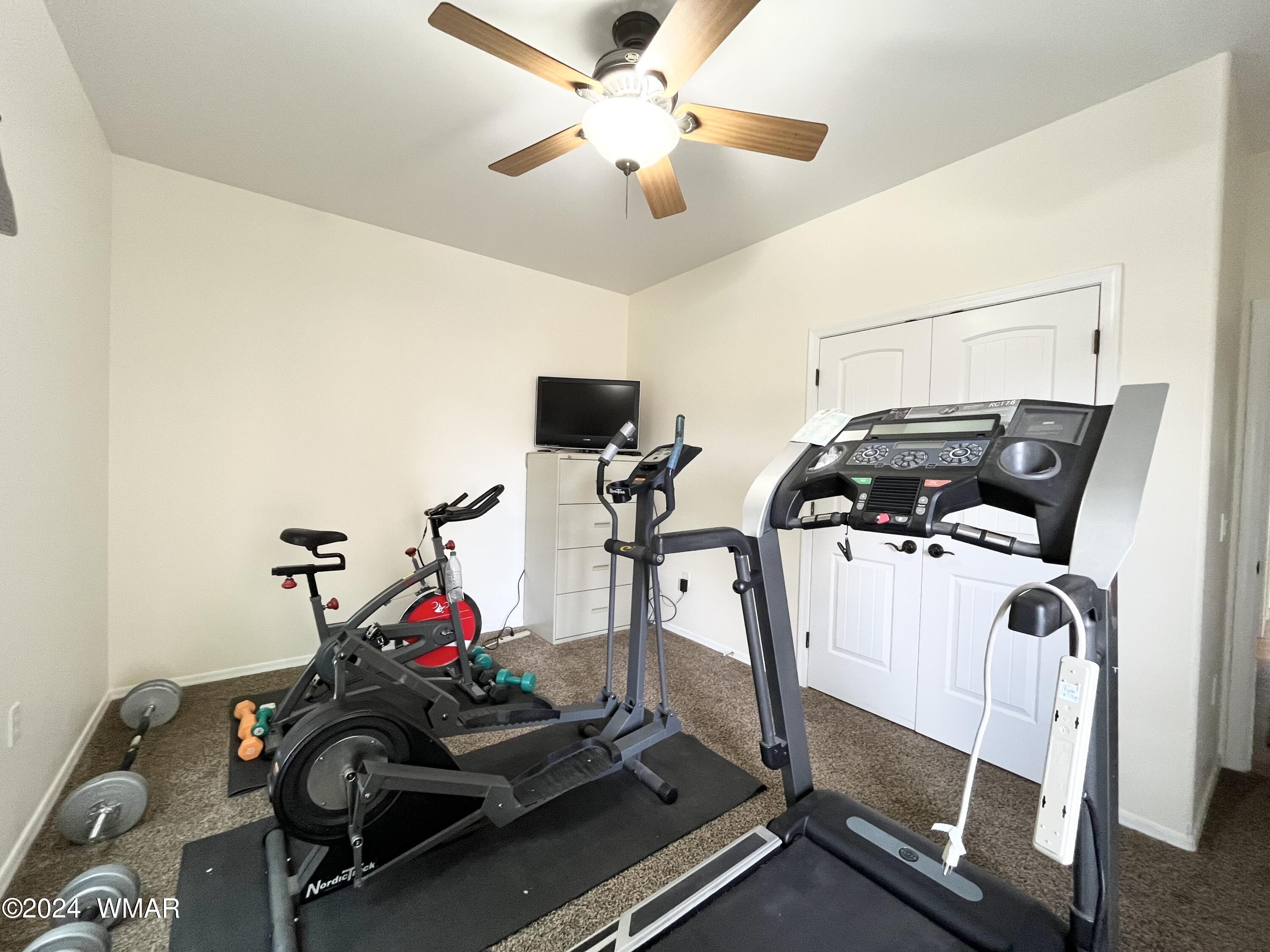 1968 West 7th S Street Snowflake, AZ 85937 - Photo 20 of 39 a view of a room with gym equipment