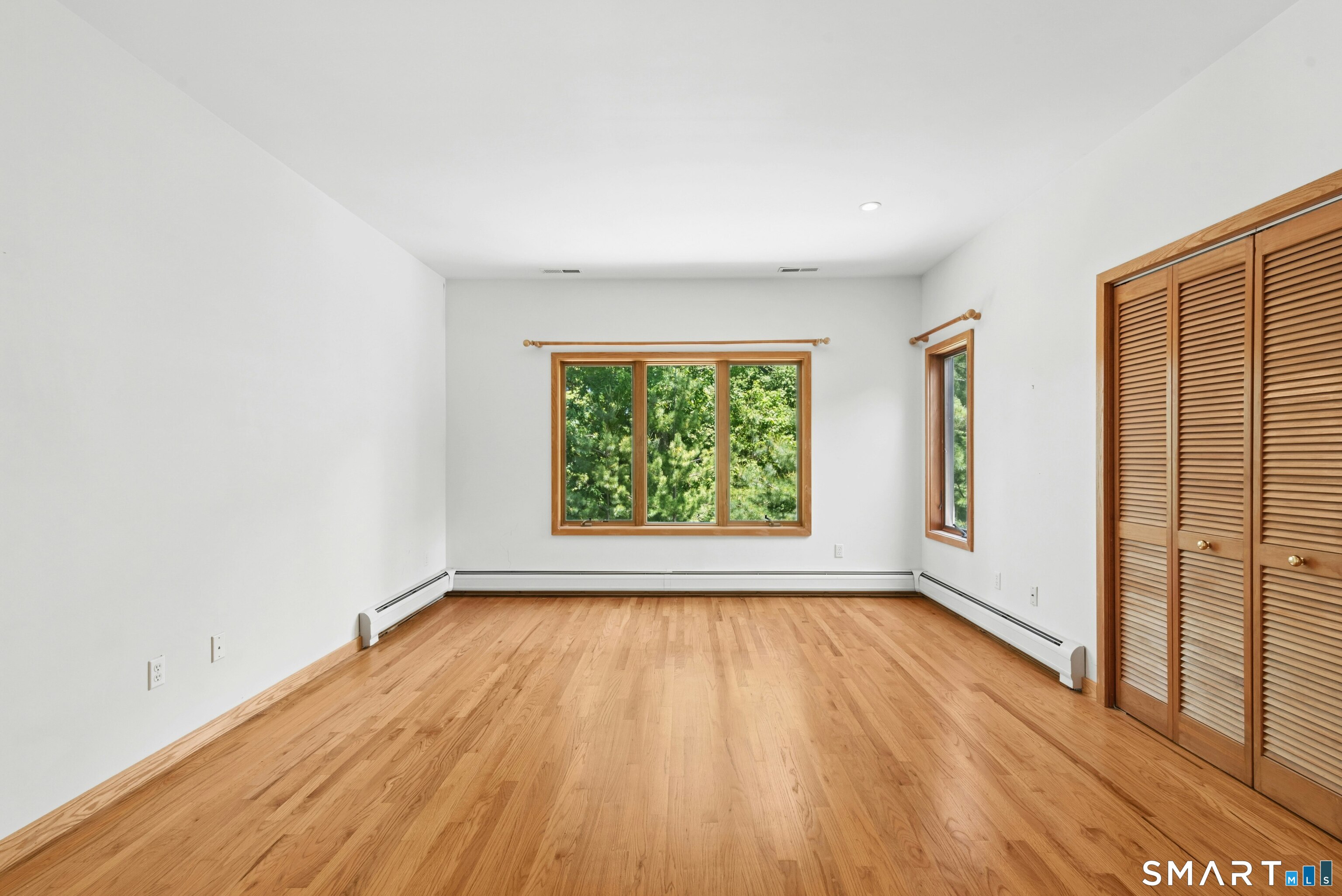 141 Canoe Brook Road Trumbull, CT 06611 - Photo 23 of 40