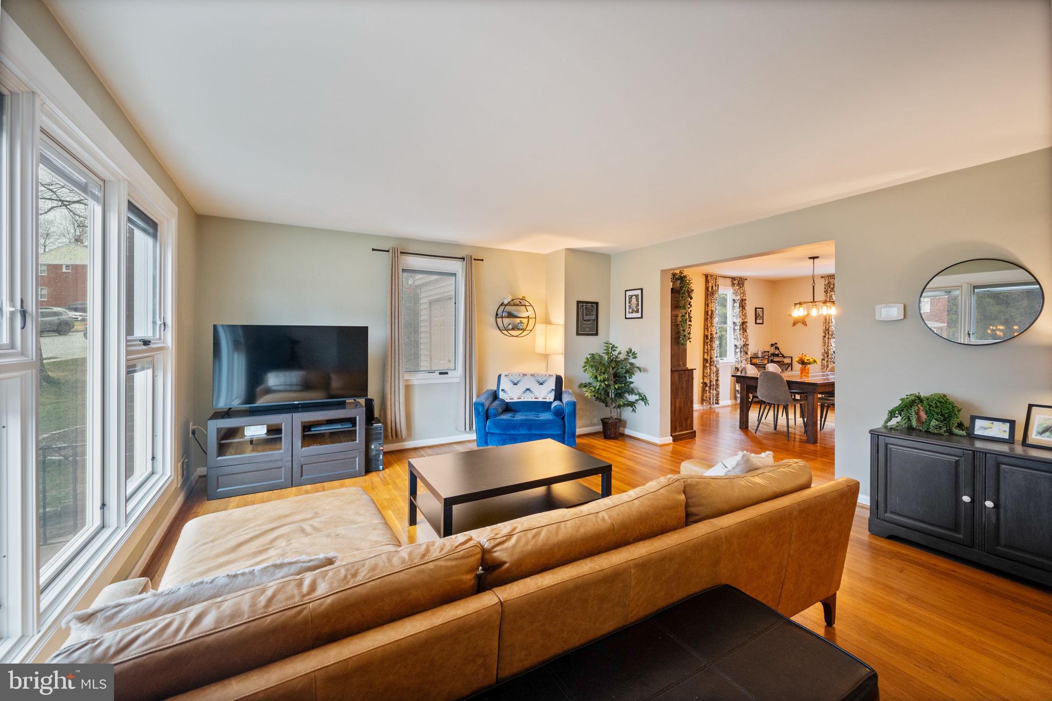 1311 Glenmont Road Baltimore, MD 21239 - Photo 3 of 49 Bright and inviting living space.