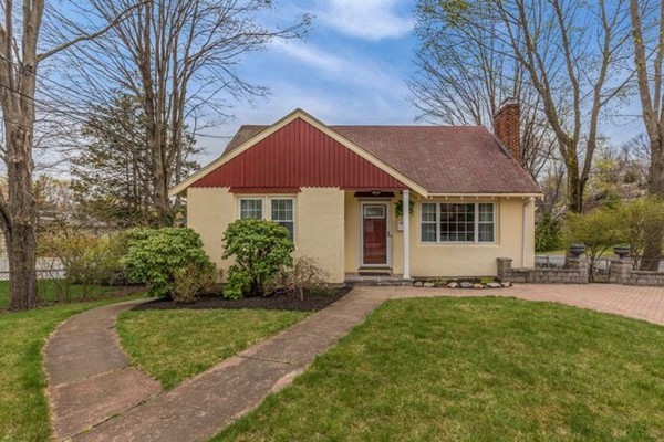 17 Fairview Road Stoneham, MA 02180 - Photo 27 of 29 Gallery Image 27