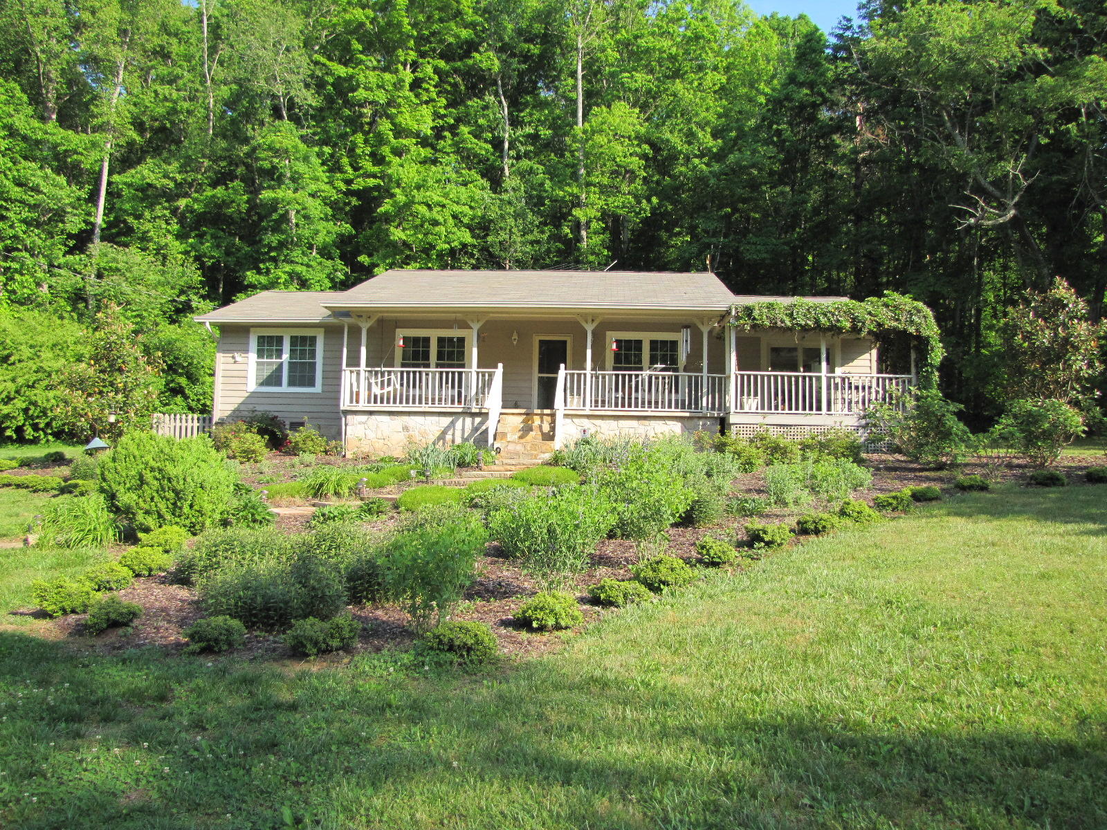 5105 Hubbard Road Loudon, TN 37774 - Photo 1 of 43 IMG_5268