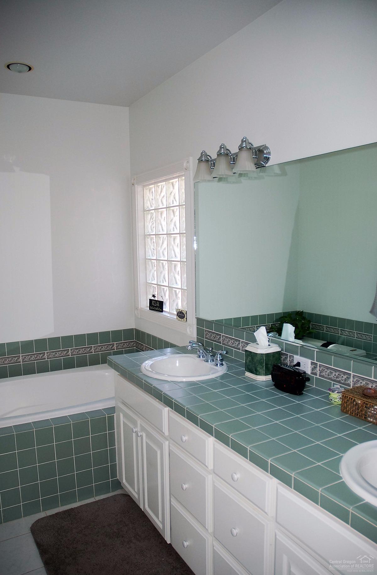 61549 West Ridge Ave Bend Bend, OR 97702 - Photo 19 of 25 Gallery Image 19