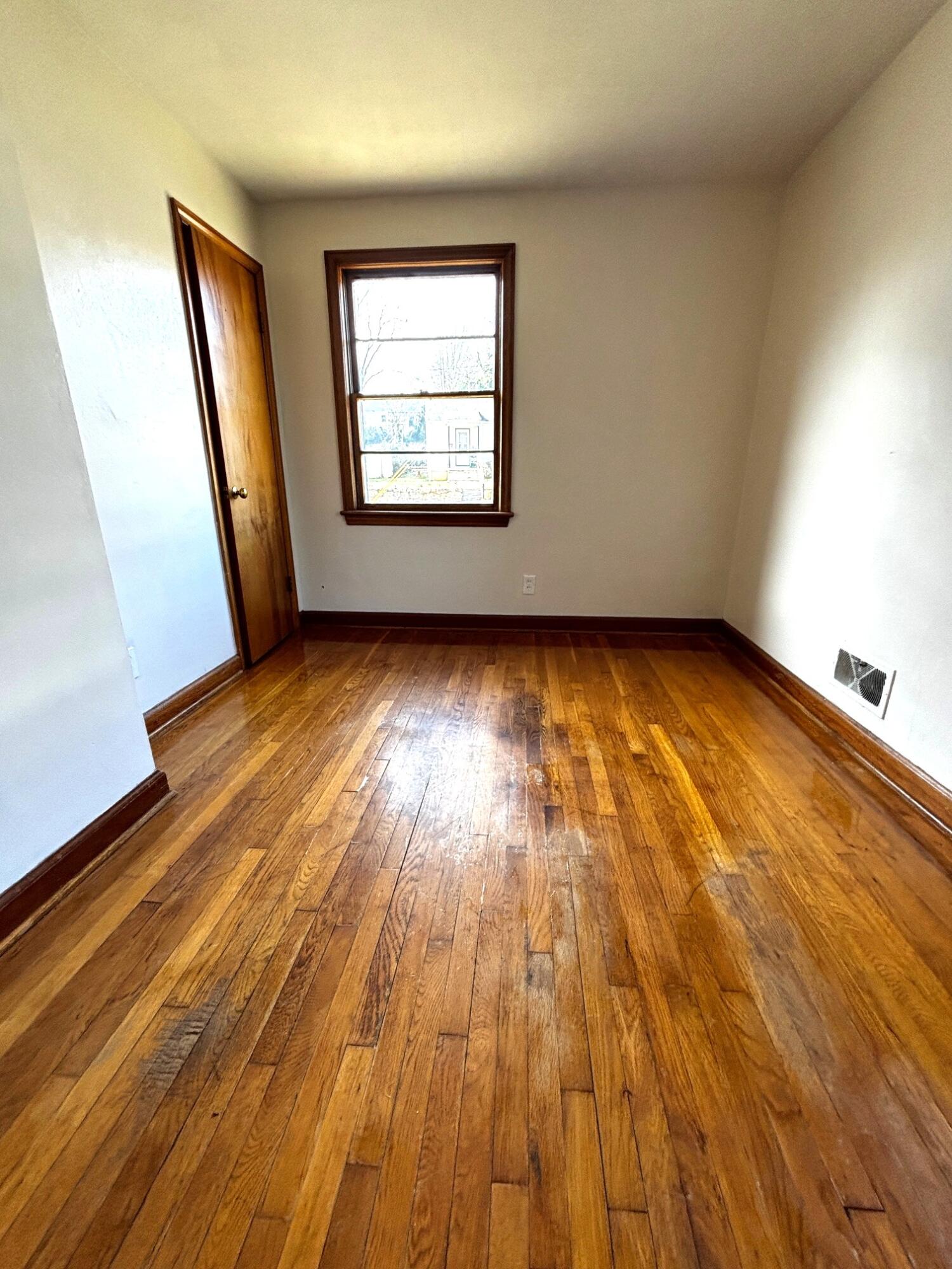 2501 Liberty Road Northwest Roanoke, VA 24012 - Photo 5 of 13 IMG_1793