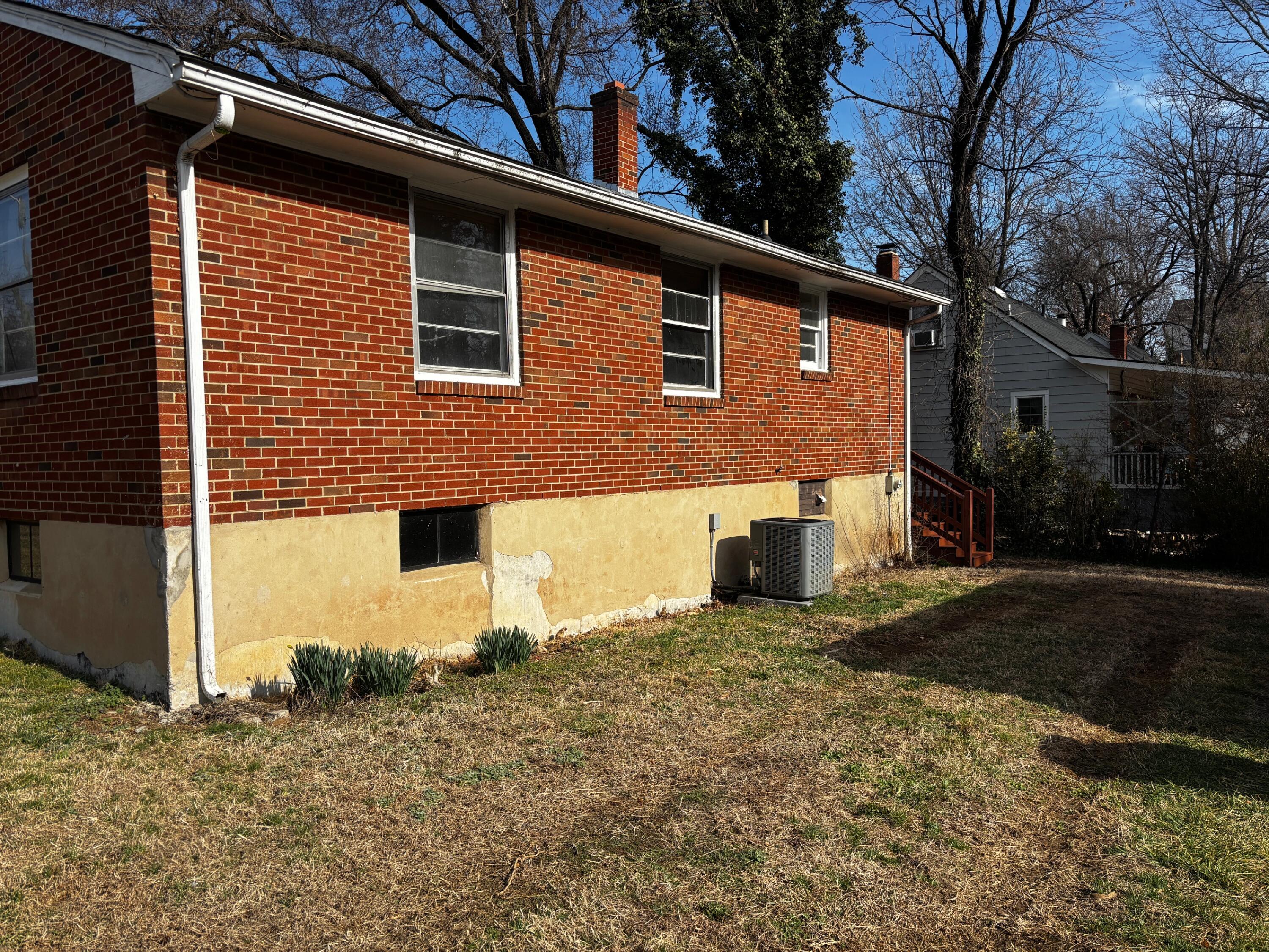 2501 Liberty Road Northwest Roanoke, VA 24012 - Photo 9 of 13 IMG_1788