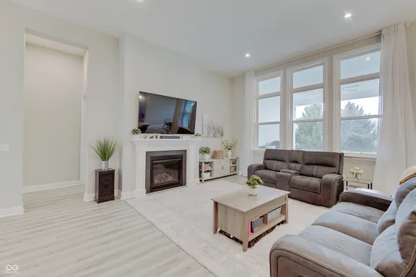 $1,150,000 | 4190 East County Road 100 South, Avon, IN 46123