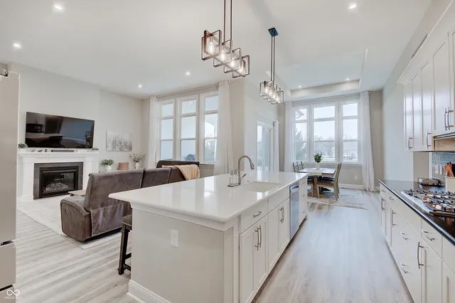 $1,175,000 | 4190 East County Road 100 South, Avon, IN 46123