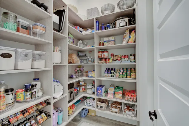 $1,175,000 | 4190 East County Road 100 South, Avon, IN 46123