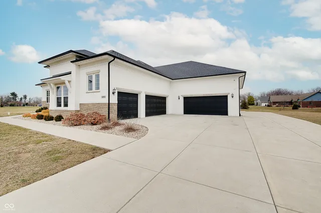 $1,175,000 | 4190 East County Road 100 South, Avon, IN 46123