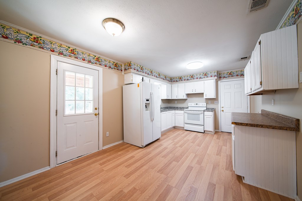 6251 Rockefeller Drive Columbus, GA 31909 - Photo 3 of 16 Kitchen