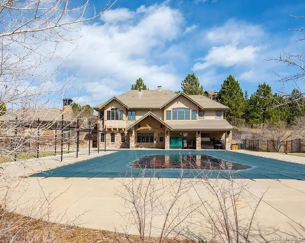 a view of house and outdoor space