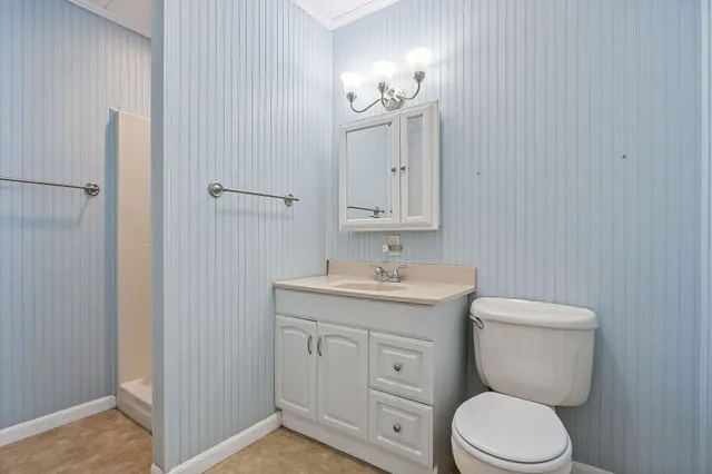 a view of empty room with window