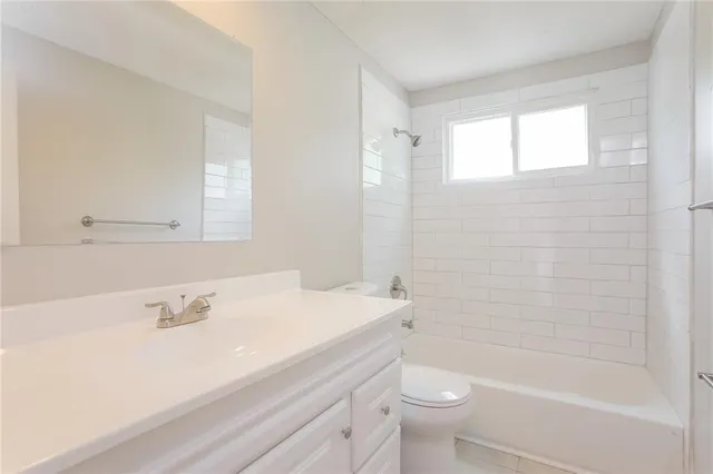 $2,230 | 9952 North Charlotte Street, Kansas City, MO 64155