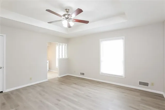 $2,230 | 9952 North Charlotte Street, Kansas City, MO 64155