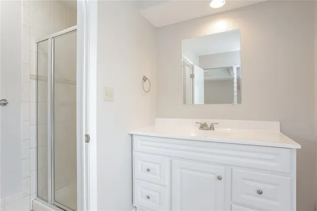 $2,230 | 9952 North Charlotte Street, Kansas City, MO 64155