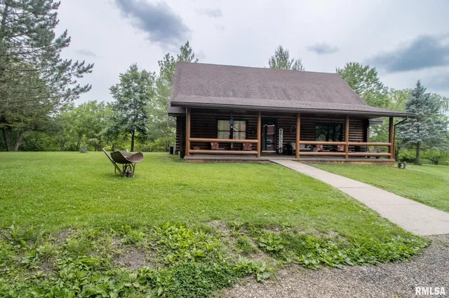 $359,000 | 602 Southeast 13th Street, Aledo, IL 61231