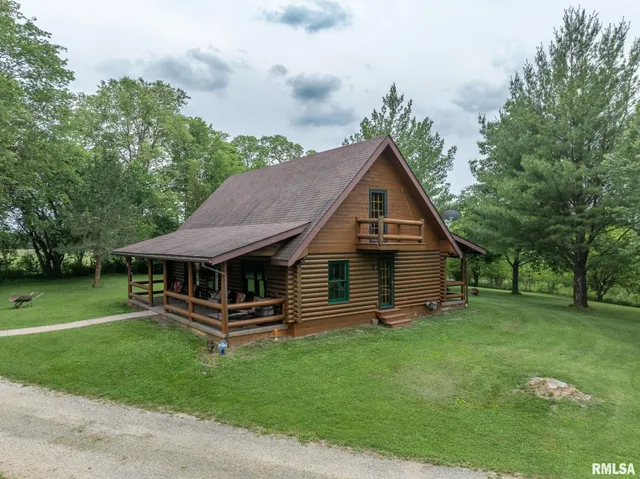 $359,000 | 602 Southeast 13th Street, Aledo, IL 61231