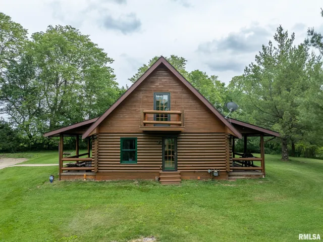 $359,000 | 602 Southeast 13th Street, Aledo, IL 61231