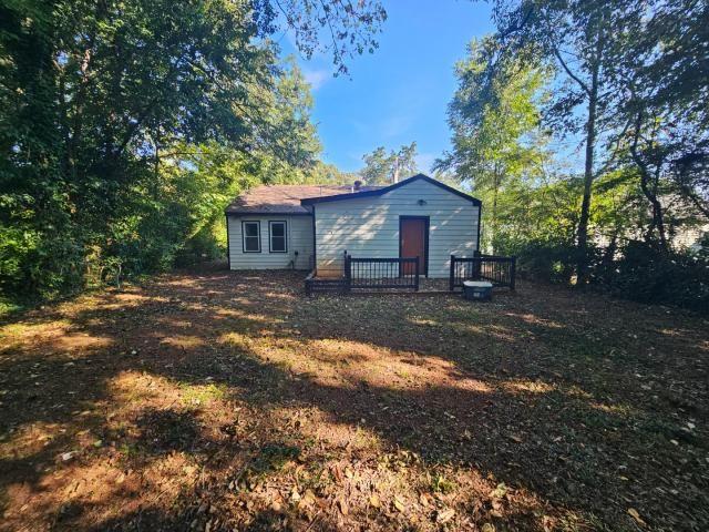 296 Thornton Street Southwest Atlanta, GA 30315 - Photo 3 of 10