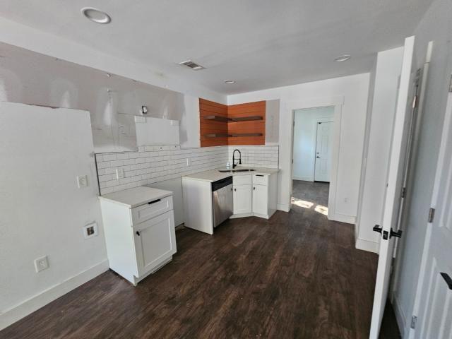 296 Thornton Street Southwest Atlanta, GA 30315 - Photo 5 of 10