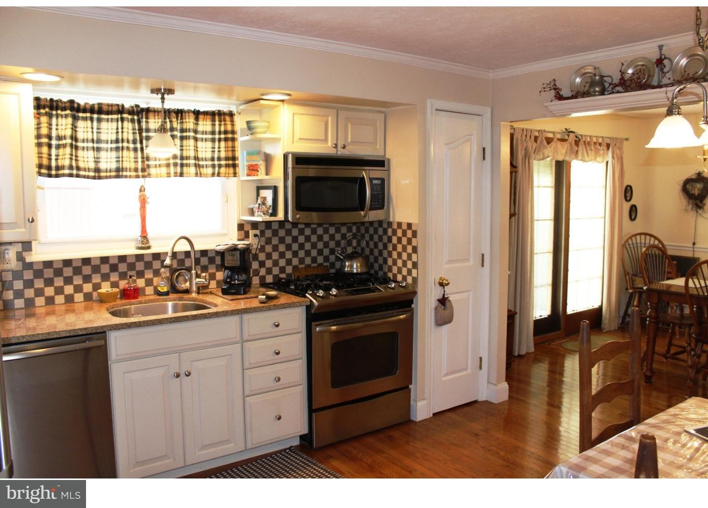 1298 Whitney Road Southampton, PA 18966 - Photo 11 of 25 Kitchen