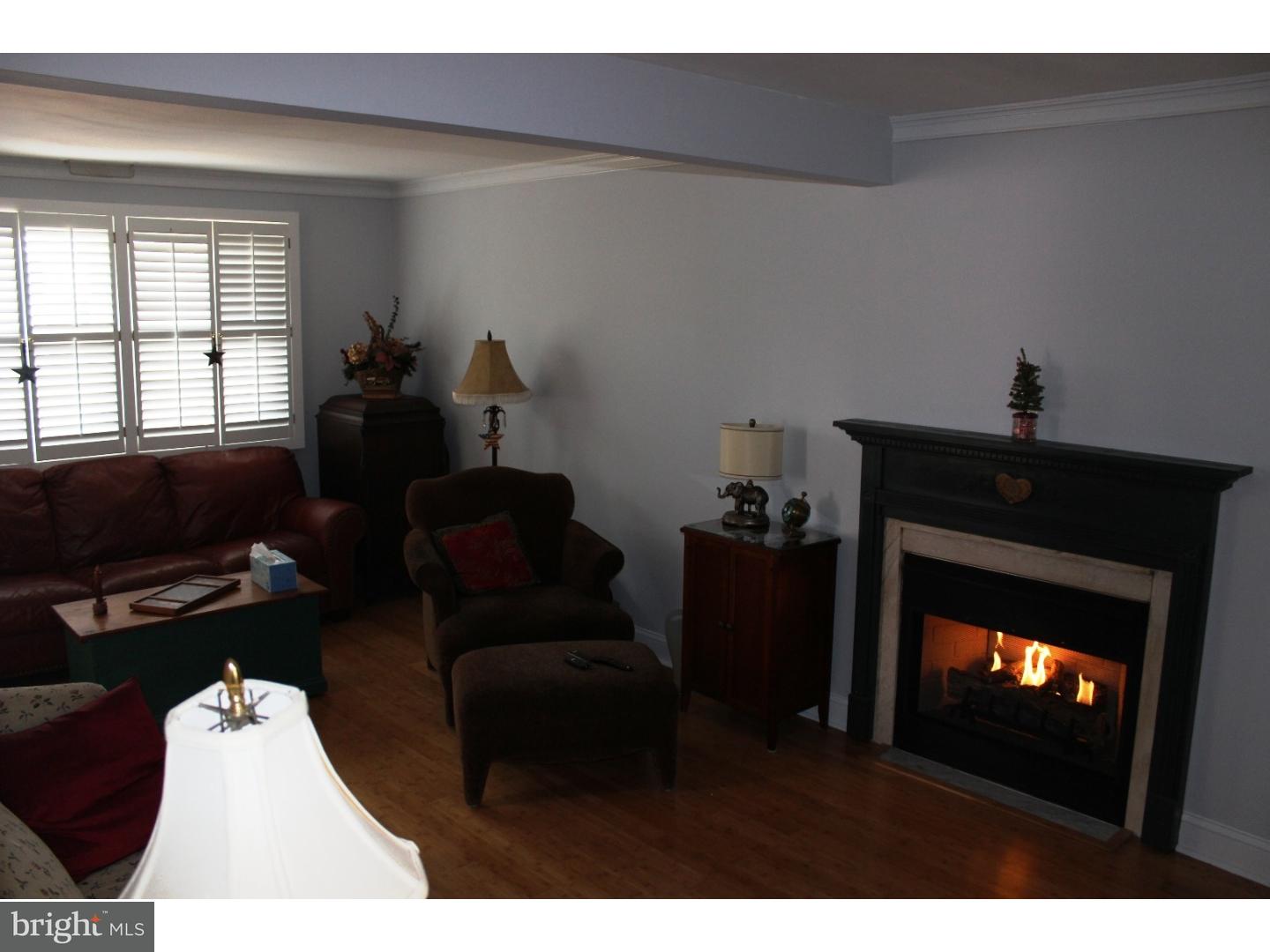 1298 Whitney Road Southampton, PA 18966 - Photo 12 of 25 Family Room