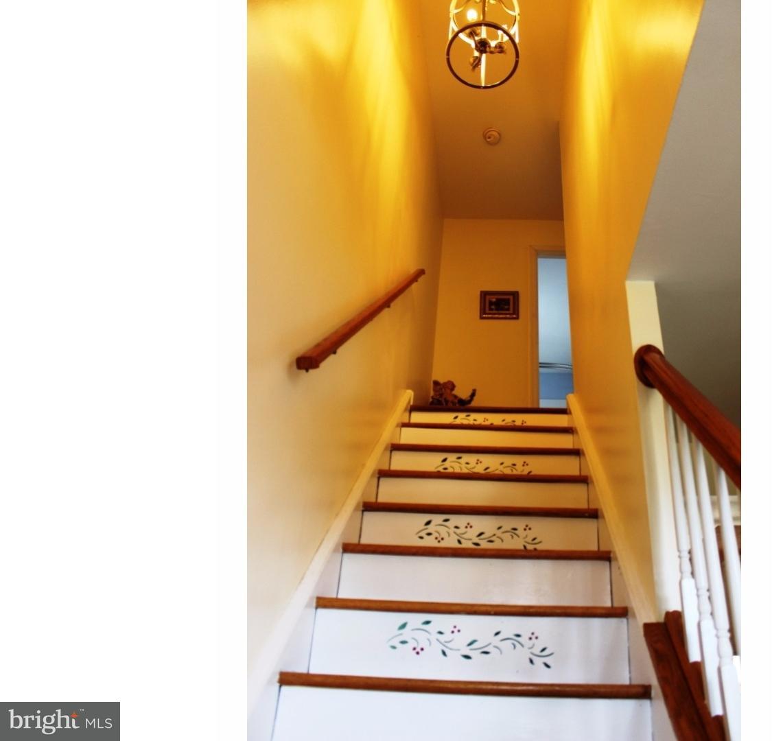 1298 Whitney Road Southampton, PA 18966 - Photo 15 of 25 Hallway
