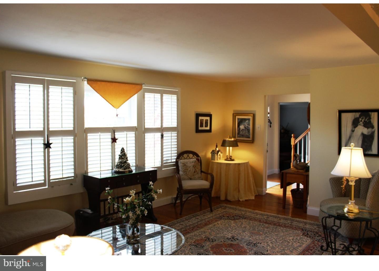 1298 Whitney Road Southampton, PA 18966 - Photo 6 of 25 Living Room