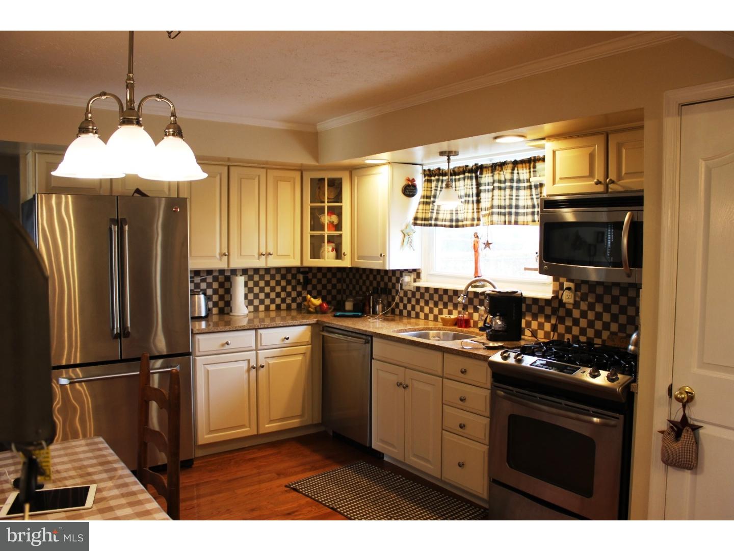 1298 Whitney Road Southampton, PA 18966 - Photo 7 of 25 Kitchen