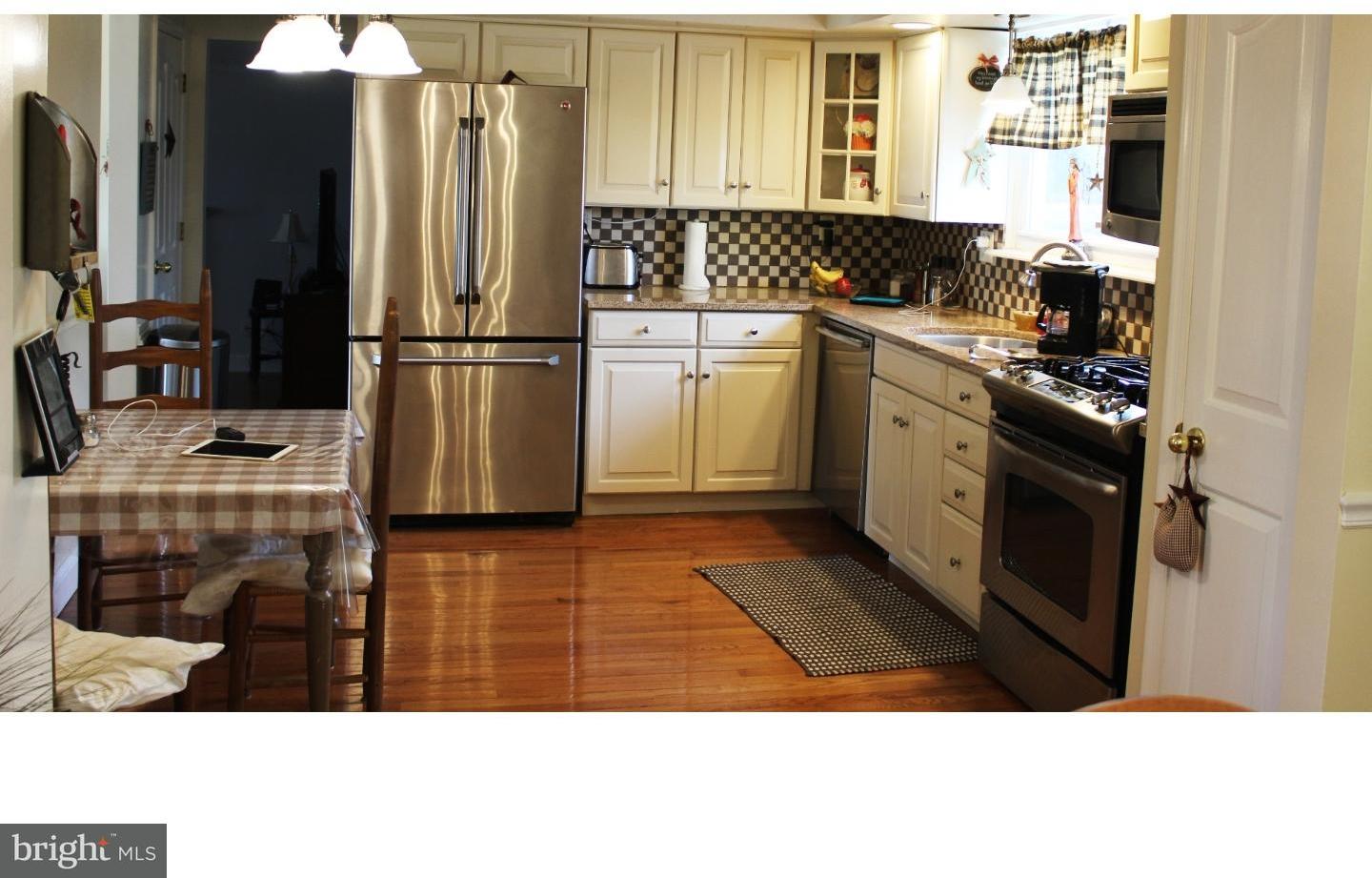 1298 Whitney Road Southampton, PA 18966 - Photo 9 of 25 Kitchen