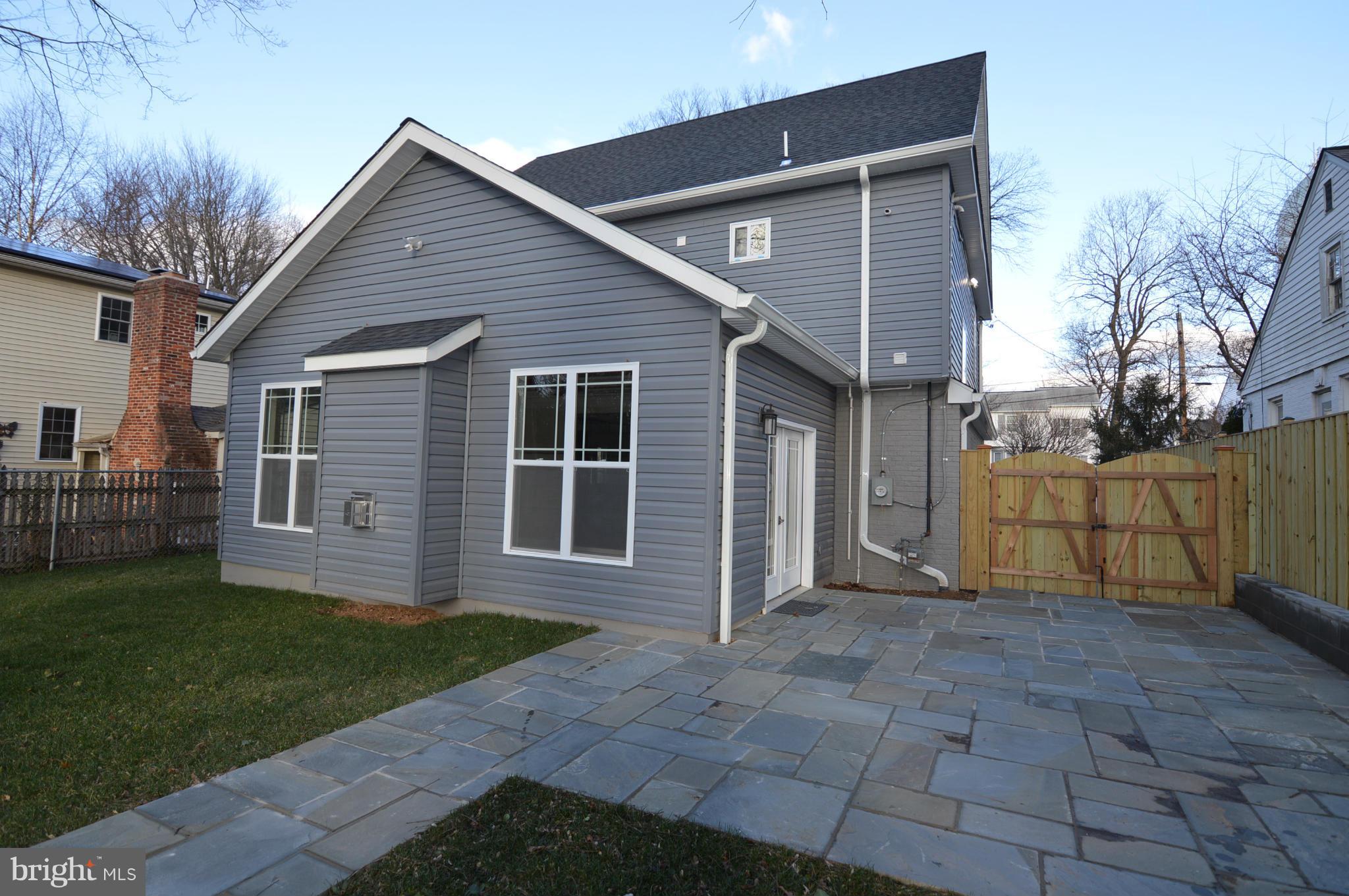 9404 Riley Place Silver Spring, MD 20910 - Photo 28 of 30 Exterior (Rear)